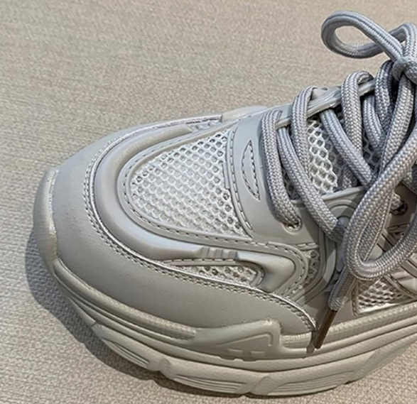 Round Toe Retro Design Sneakers - Image 2